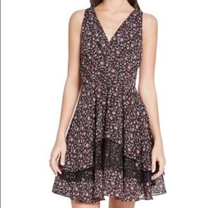 NWT BCBGeneration Floral V-Neck Tiered Lace Mini Dress Size 2 Saks